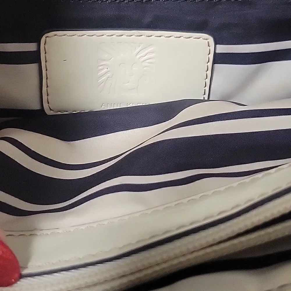 Anne Klein purse. Patent leather.